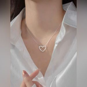 925 Sterling Silver Minimalistic Heart Pendant Necklace